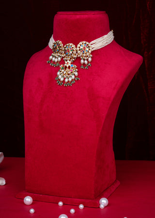 Graceful Moti Kundan Classic Choker