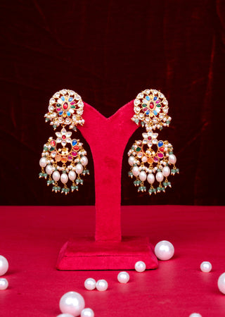 Graceful Moti Kundan Classic Choker