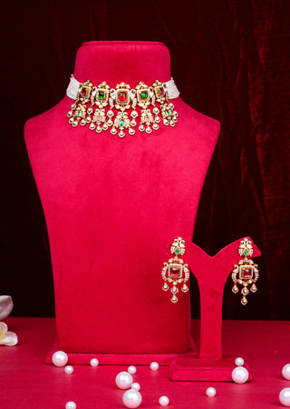 Delicate Heritage Pearl Kundan Necklace