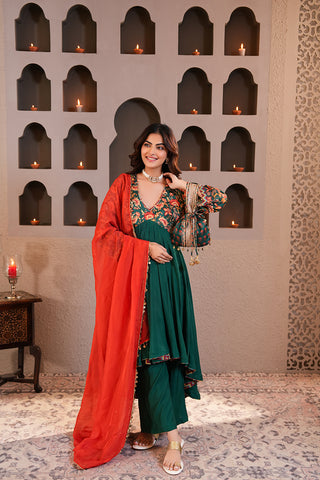 Emerald Green Crepe Silk Hand Embroidered Printed Yoke Of Muslin Silk Kurta With Emerald Green Muslin Silk Farsi Pants