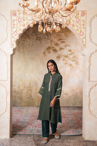 Forest Moss Textured Kurta Set with Subtle Metallic Accents