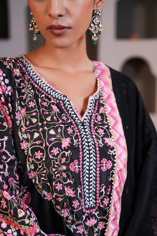 Black Crepe Silk Hand Embroidered Printed Kurta With Black Crepe Silk Printed Narrow Pants