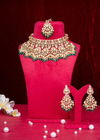 Grand Emerald Green Polki Kundan Bridal Choker Set with Matching Earrings and Maang Tikka