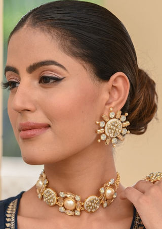 Rubaina Kundan Studs