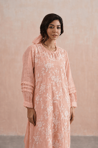 Mul chanderi pearl embroidered kurta paired with cotton pants