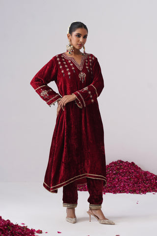 Red zardozi embroidered velvet kurta paired with velvet pants and embroidered tissue chanderi stripe dupatta