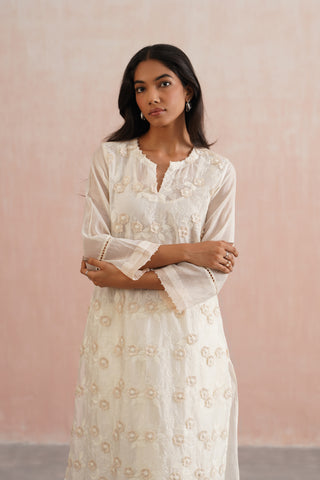 Offwhite Mul chanderi pearl embroidered kurta paired with cotton pants with beige accent - Set of 3