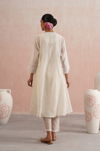 Ivory Mul chanderi pearl and jewels embroidered kurta paired with cotton chanderi pants and tissue organza embroidered dupatta - Set of 4