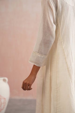 Ivory Mul chanderi pearl and jewels embroidered kurta paired with cotton chanderi pants and tissue organza embroidered dupatta - Set of 4