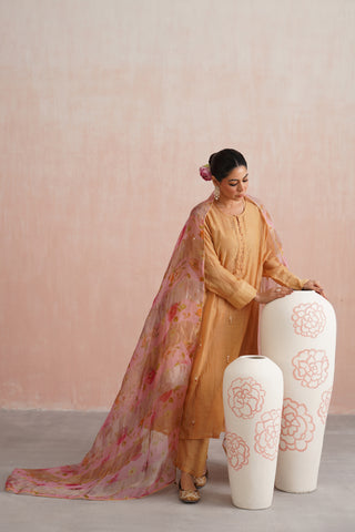 Peach Mul chanderi pearl and jewels embroidered kurta