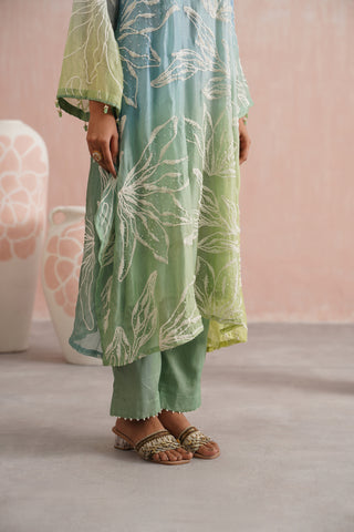 Mul chanderi ombre pearl embroidered kurta paired with cotton pants and mul chanderi dupatta - Set of 4