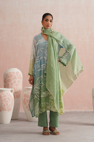 Mul chanderi ombre pearl embroidered kurta paired with cotton pants and mul chanderi dupatta - Set of 4
