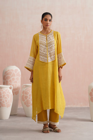 Mustard Yellow chanderi pearl embroidered lace detailing in kurta paired with cotton pants and mul chanderi applique work dupatta - Set of 4