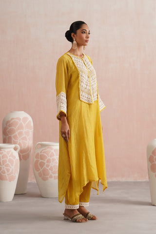 Mustard Yellow chanderi pearl embroidered lace detailing in kurta paired with cotton pants and mul chanderi applique work dupatta - Set of 4