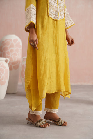 Mustard Yellow chanderi pearl embroidered lace detailing in kurta paired with cotton pants and mul chanderi applique work dupatta - Set of 4