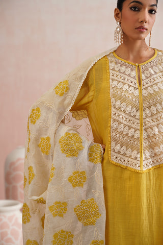 Mustard Yellow chanderi pearl embroidered lace detailing in kurta paired with cotton pants and mul chanderi applique work dupatta - Set of 4