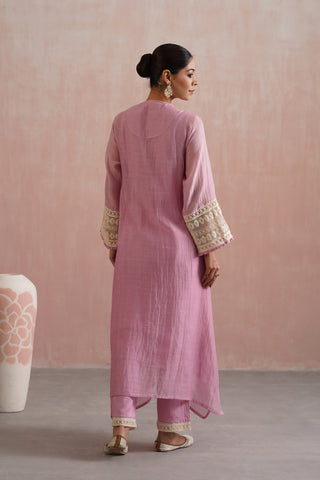 Lilac Mul chanderi pearl embroidered lace detailing in kurta paired with cotton pants and mul chanderi applique work dupatta - Set of 4