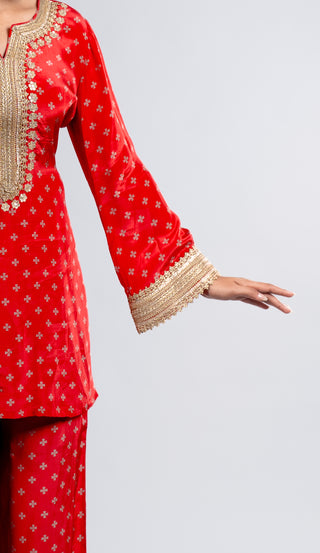 Elegant Red Gotta Patti Embroidered Kurta Set