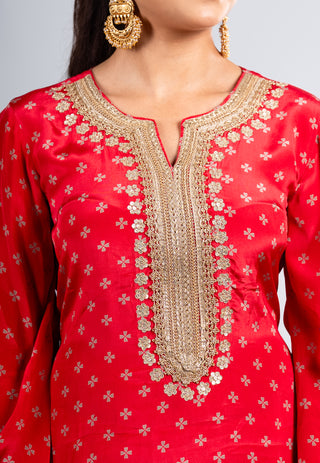 Elegant Red Gotta Patti Embroidered Kurta Set