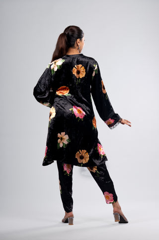 Elegant Black Velvet Kurta Set