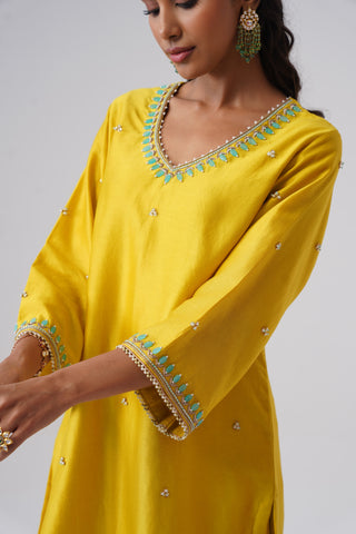 Yellow zardozi embroidered chanderi silk kurta set