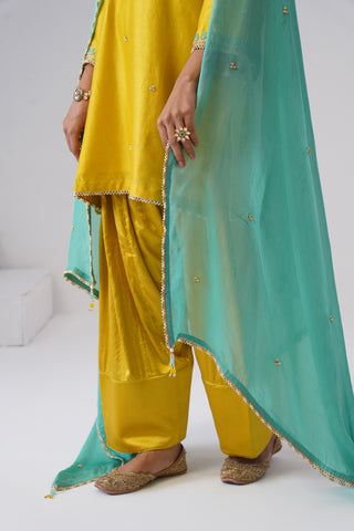 Yellow zardozi embroidered chanderi silk kurta set