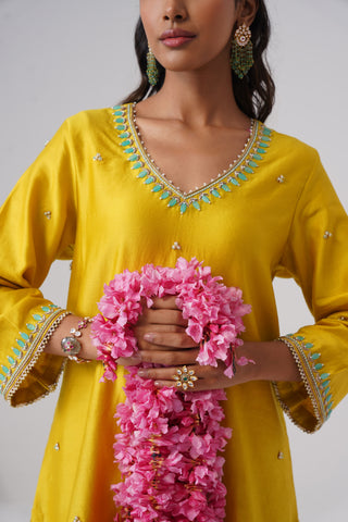 Yellow zardozi embroidered chanderi silk kurta set