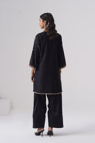 Black zardozi embroidered chanderi silk kurta set