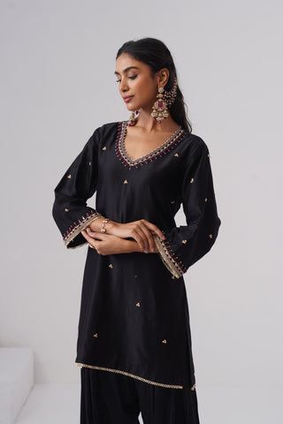 Black zardozi embroidered chanderi silk kurta set