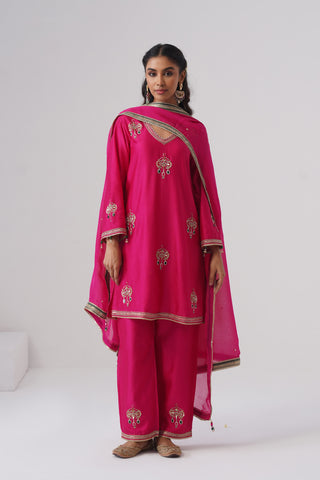 Hot pink zardozi embroidered chanderi silk kurta set
