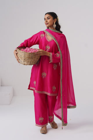 Hot pink zardozi embroidered chanderi silk kurta set