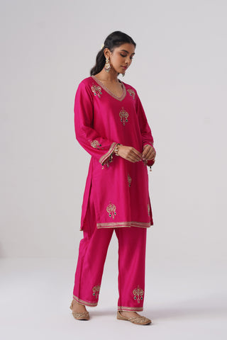 Hot pink zardozi embroidered chanderi silk kurta set