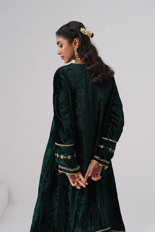 Emerald zardozi embroidered velvet kurta paired with yellow velvet pants and embroidered tissue chanderi stripe dupatta