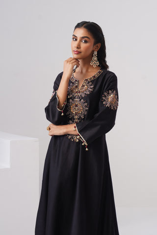 Black zardozi embroidered chanderi silk kurta set
