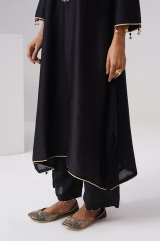 Black zardozi embroidered chanderi silk kurta set