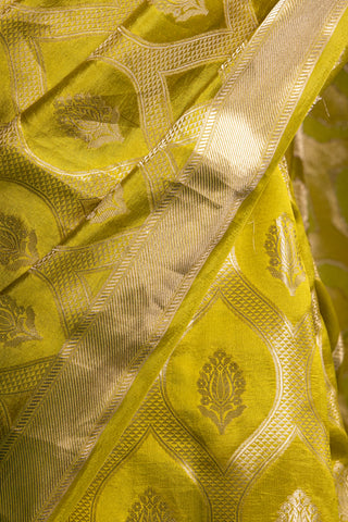 Sunlit Gold Banarasi Silk Saree with Heritage Weave Detailing
