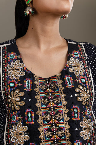 Eclectic Black Embroidered Kurta